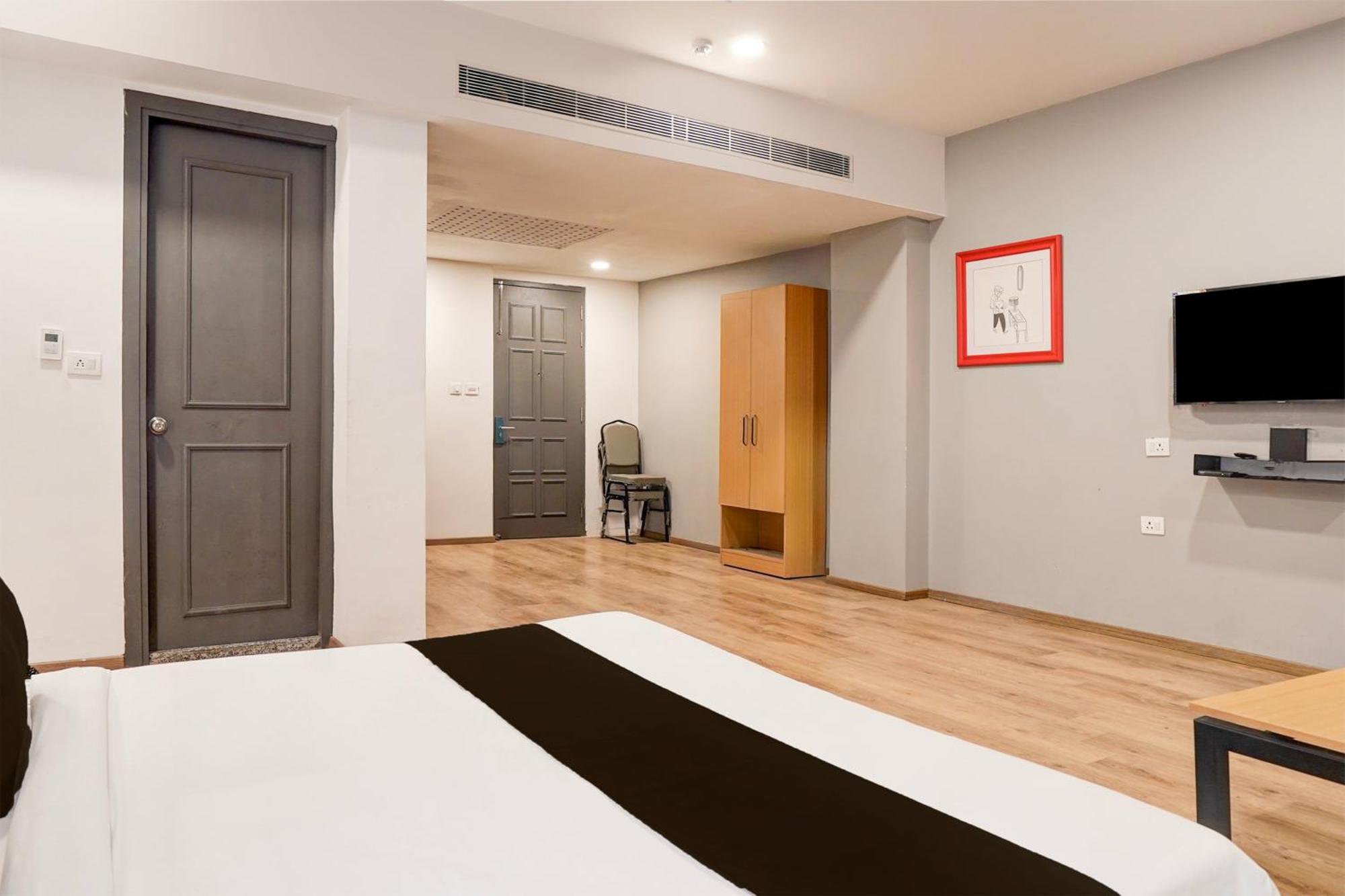 Super Townhouse Gomti Nagar Matiyari 호텔 Chinhat 외부 사진